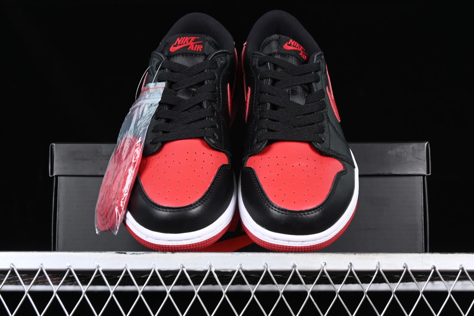 Air Jordan 1 Retro Low Bred Black Varsity Red Sail 705329-001