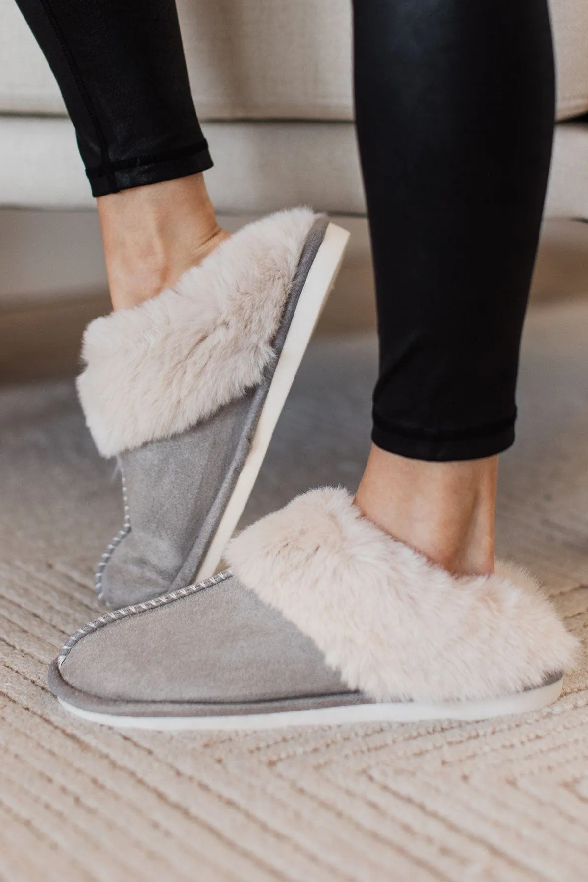 Cozy Mood Faux Fur Slippers- Grey