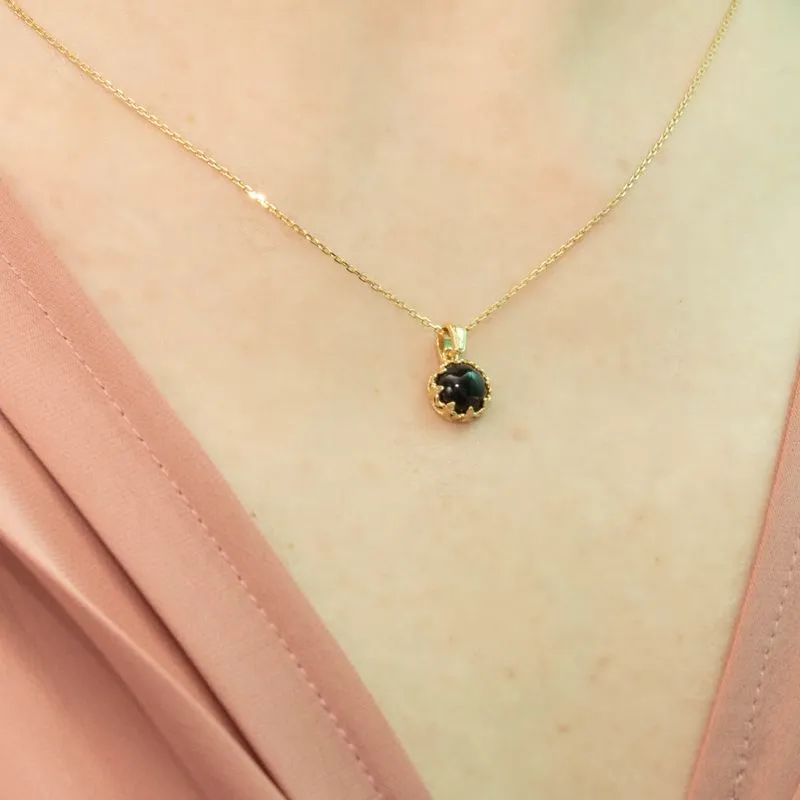 Gold Plated Round Pendant Inlaid with Onyx